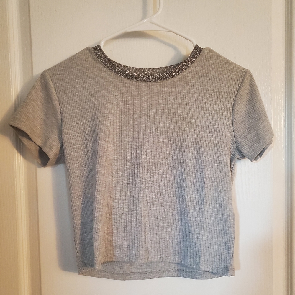 Cotton On gray crop top